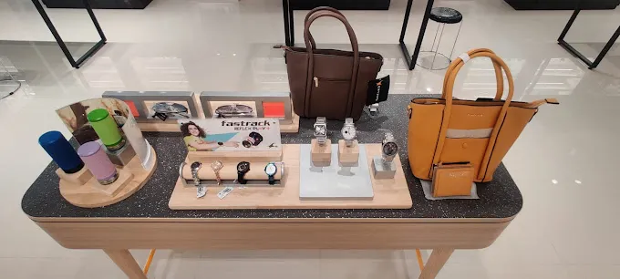 Fastrack store
